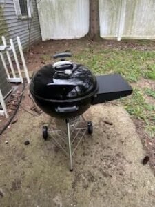 Weber Original Kettle Premium Charcoal Grill – 22-Inch Black BBQ with Hinged Cooking Grate, One-Touch Cleaning System, Heat Retention Lid, and Built-In Thermometer photo review