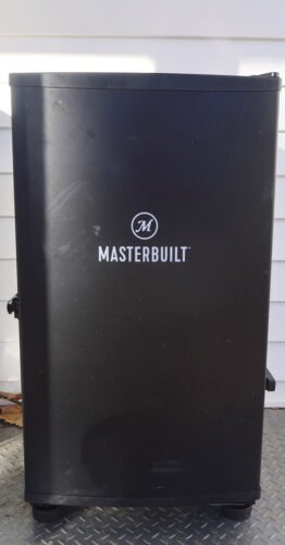 Masterbuilt 30-Inch Digital Electric Vertical Smoker – 710 Sq In Cooking Area, Side Wood Chip Loader, Digital Controls, Chrome Racks & Leg Kit – Model MB20070421, Black photo review