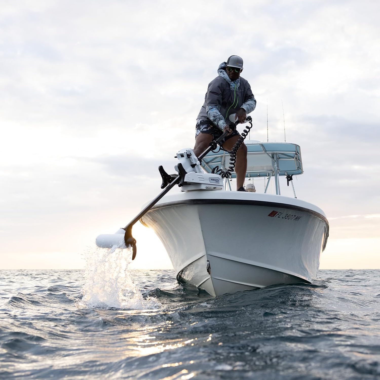 Minn Kota 1363786 Riptide Terrova 80 lb Thrust Bow-Mount Trolling Motor with Spot-Lock®, Wireless Remote, 60″ Shaft, Saltwater - Image 8