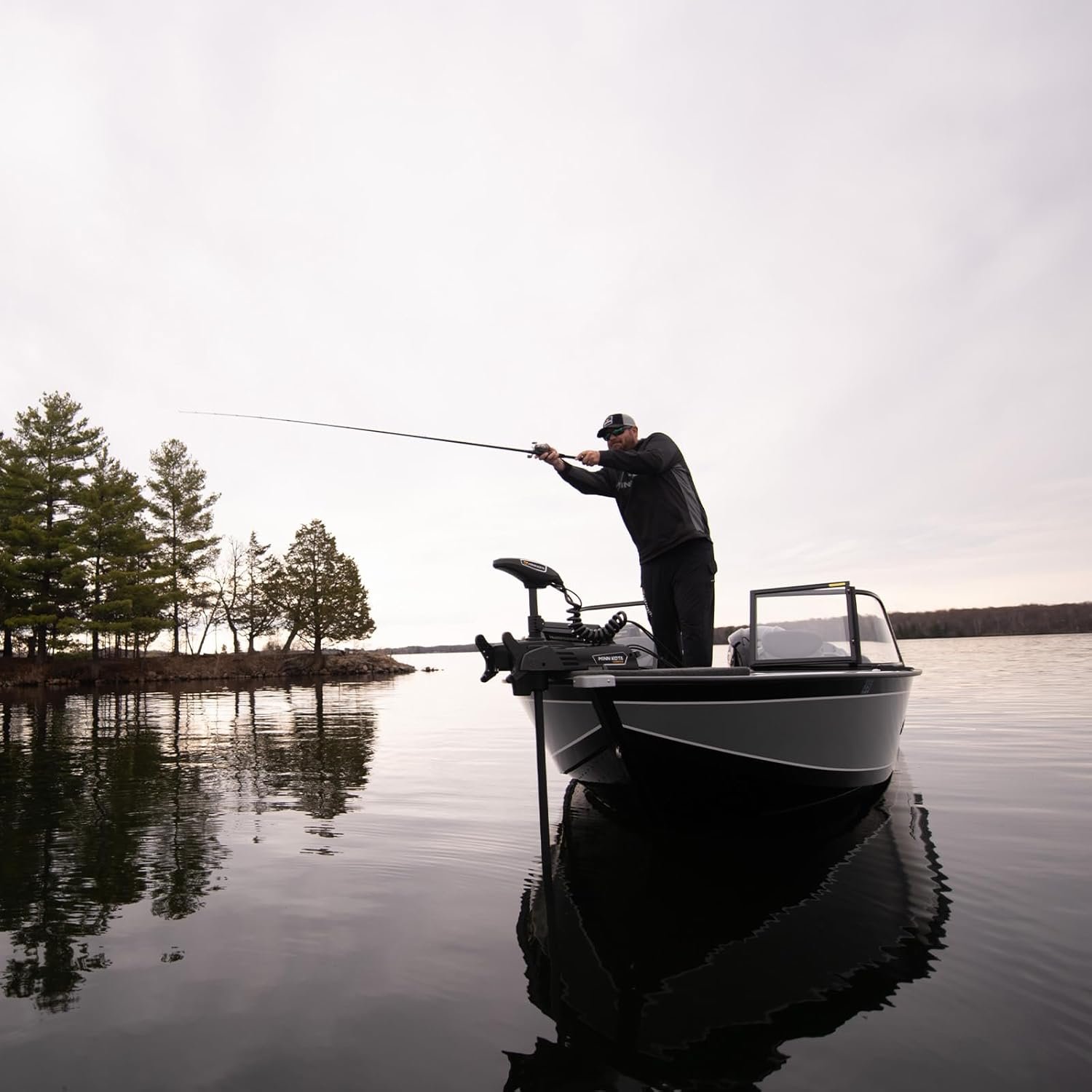 Minn Kota 1358380 Terrova 80 lb Thrust Bow-Mount Trolling Motor with Spot-Lock®, Wireless Remote, 60″ Shaft, Freshwater - Image 7