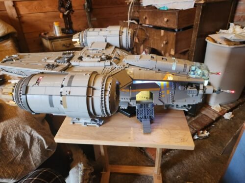 LEGO Star Wars UCS Razor Crest 75331 Ultimate Collectors Series Starship Model, Large Mandalorian Display Set for Adults, Includes Minifigures and Grogu photo review