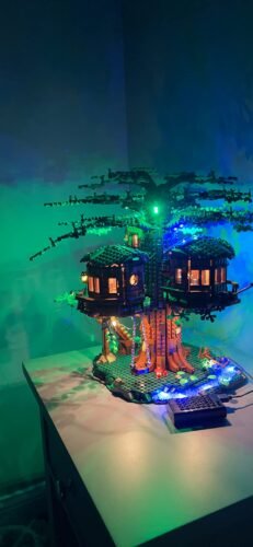 LEGO Ideas Tree House 21318 – Collectible Model Building Set for Adults & Teens, 3 Cabins with Interchangeable Leaves, Includes Minifigures, Nature Accessories & Bird Figure, 3036 Pieces photo review