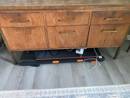 EVKRUN Under-Desk Walking Pad Treadmill – 0.6–12.5 km/h, 12 % Manual Incline, 300 lb (136 kg) Capacity, Large LED Screen, App & Remote Control (Foldable) photo review