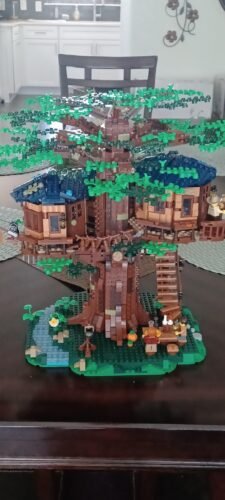 LEGO Ideas Tree House 21318 – Collectible Model Building Set for Adults & Teens, 3 Cabins with Interchangeable Leaves, Includes Minifigures, Nature Accessories & Bird Figure, 3036 Pieces photo review