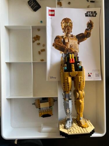 LEGO Star Wars C-3PO Droid Figure 75398 – Collectible Build-and-Display Model for Adults with Minifigure & Info Plaque – 25th Anniversary Star Wars Gift & Home Decor – 1,138 Pieces photo review