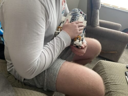 LEGO Star Wars R2-D2 75308 Droid Building Set for Adults, Collectible 3D Display Model with Info Plaque and Hidden Lightsaber, 2314 Pieces photo review