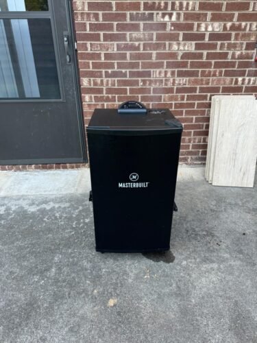 Masterbuilt 30-Inch Digital Electric Vertical Smoker – 710 Sq In Cooking Area, Side Wood Chip Loader, Digital Controls, Chrome Racks & Leg Kit – Model MB20070421, Black photo review