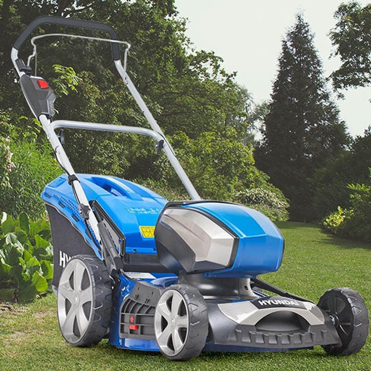 Hyundai HYM80LI460P 80V Cordless Lawn Mower 45cm With 2 x 2.5Ah Li-Ion Battery Powered & Charger